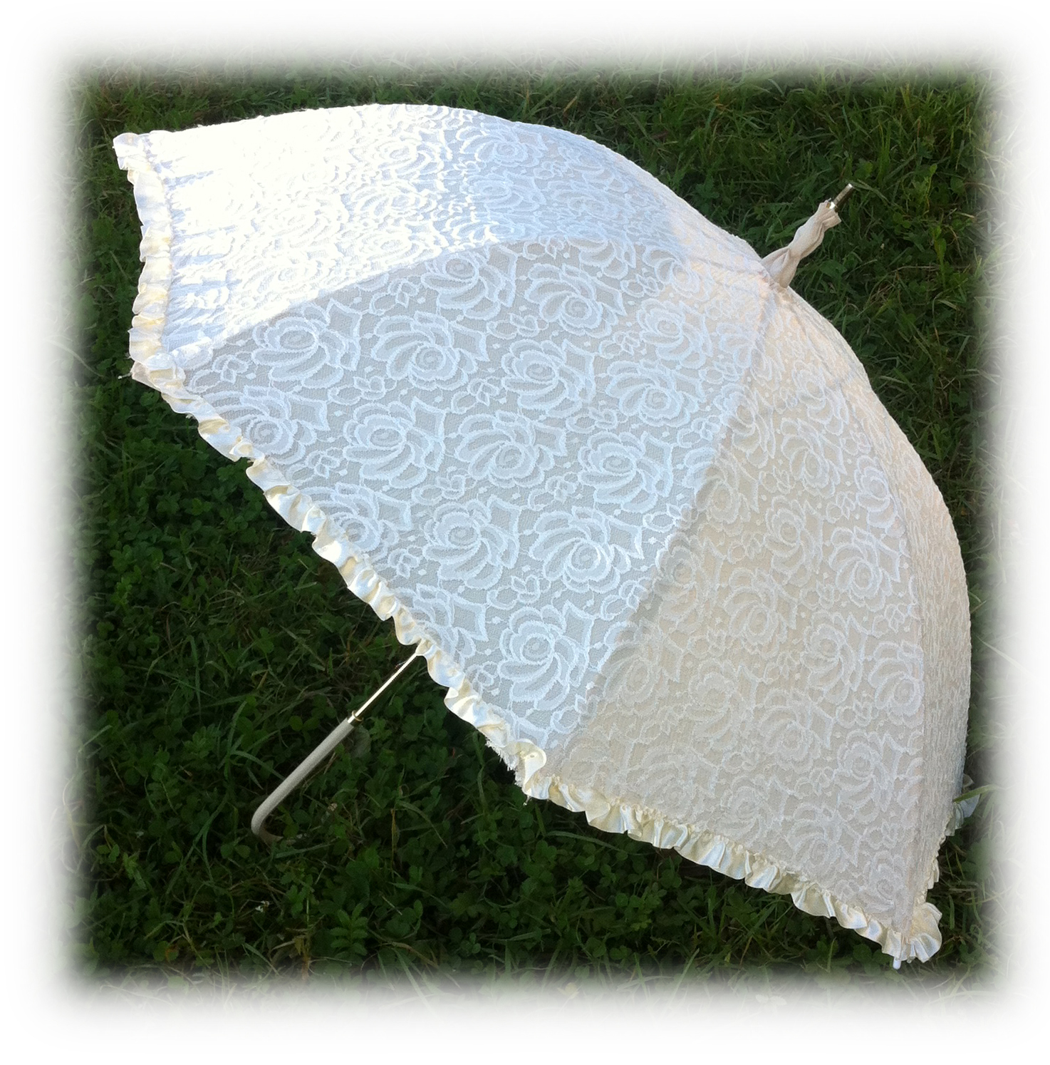 Кружевной свадебный зонт айвори, модель Клара