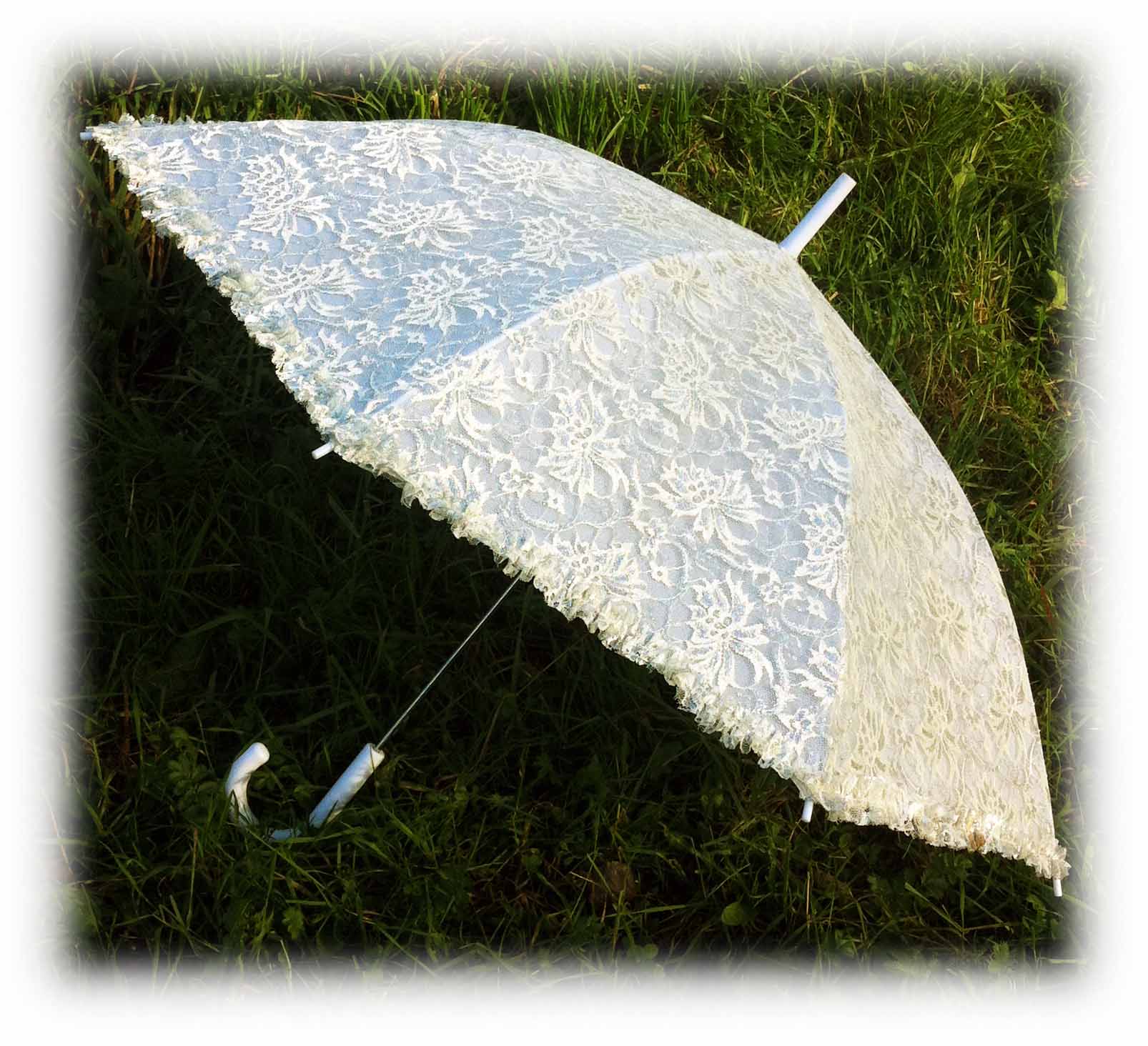 Кружевной свадебный зонт айвори, модель Луиза