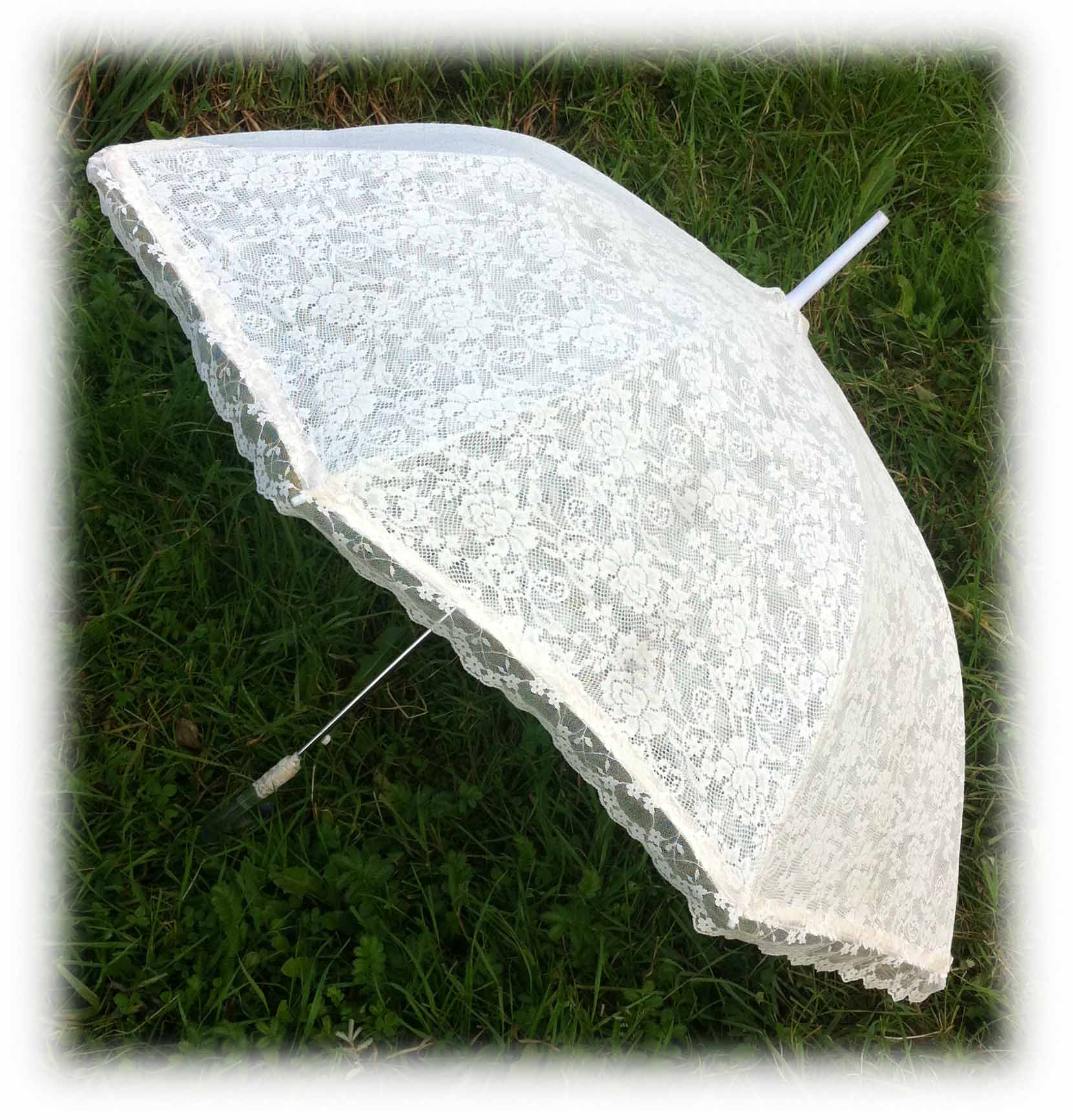 Молочный кружевной свадебный зонт, модель Селестина